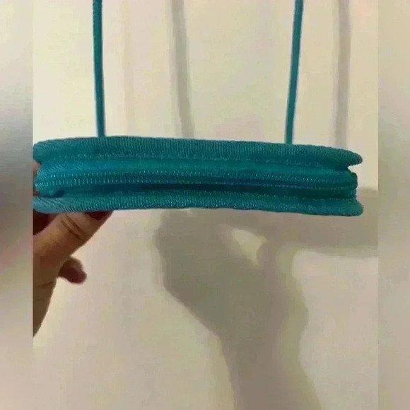 Eddie Bauer small travel crossbody teal color - Picture 2 of 12